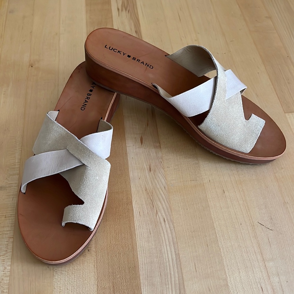 NWT Lucky Brand “Heliara” Wedge Sandals Tan Suede & Leather 11M NEW